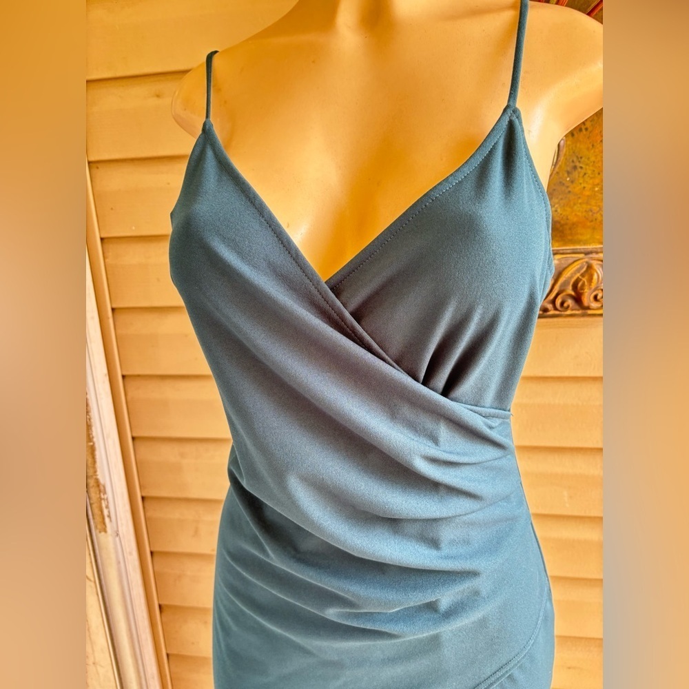 Sunst + Spring women’s blue Ruched V-neck Asymmetrical cocktail Dress NWT - Picture 5 of 7